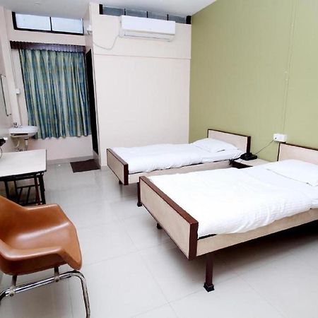Hotel Gomatgiri 奥兰加巴德 外观 照片
