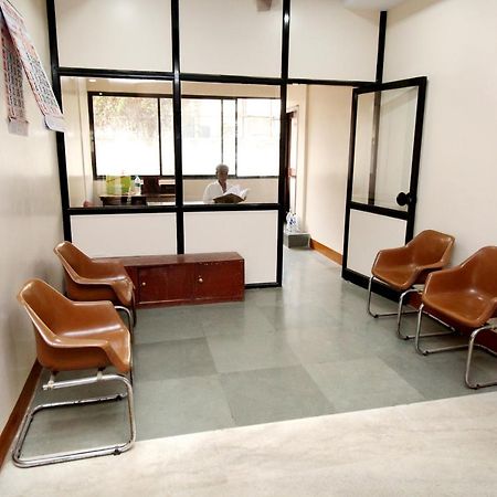 Hotel Gomatgiri 奥兰加巴德 外观 照片