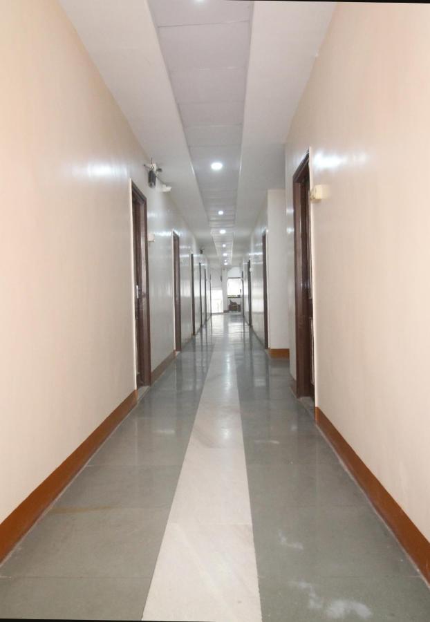 Hotel Gomatgiri 奥兰加巴德 外观 照片
